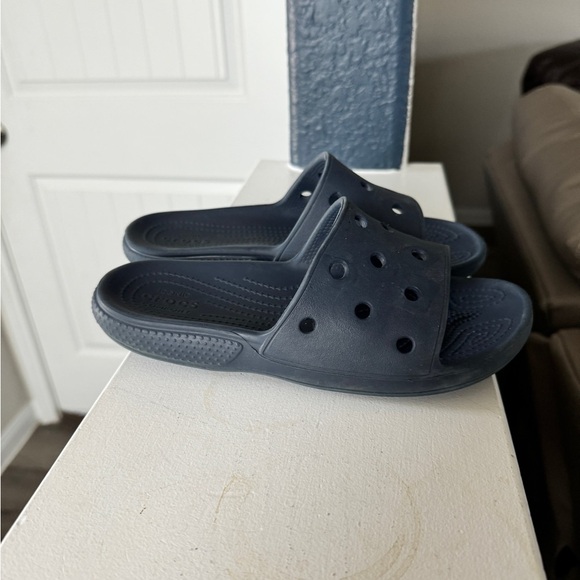 Crocs slides size 6 women’s​ - Picture 2 of 6